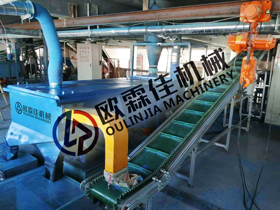 三層直線振動篩篩選分級使用現(xiàn)場